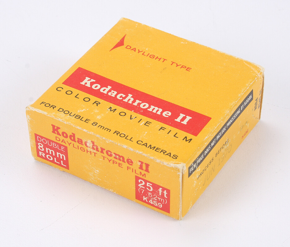 KODAK 8MM KODACHROME II DAYLIGHT DOUBLE ROLL, 25 FEET, JUNE 1970/187411