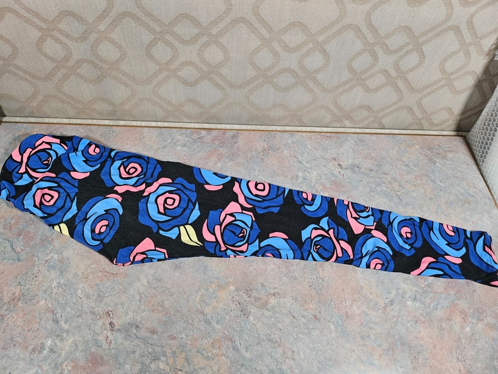 OS LuLaRoe One Size Leggings - Black/Blue Rose Pattern