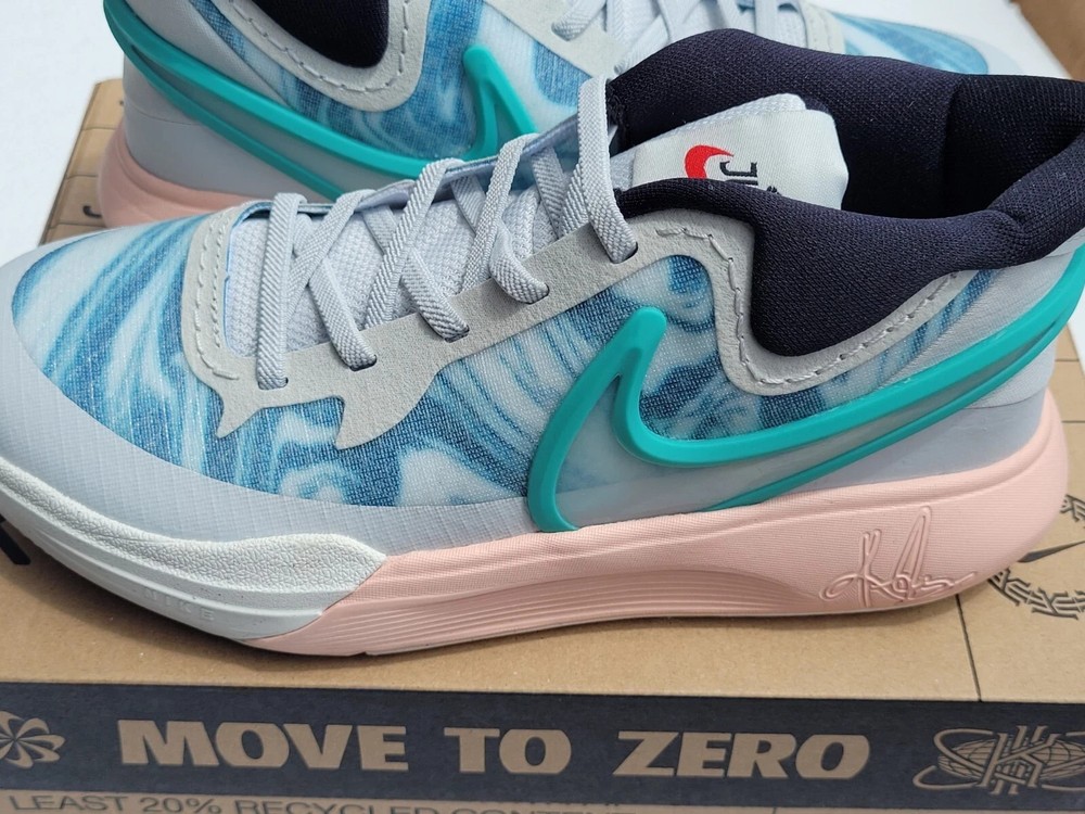 Nike Kyrie 8 GO (PS) 'Chinese New Year' Sneaker Kids 12C Photon Dust DQ8077-002