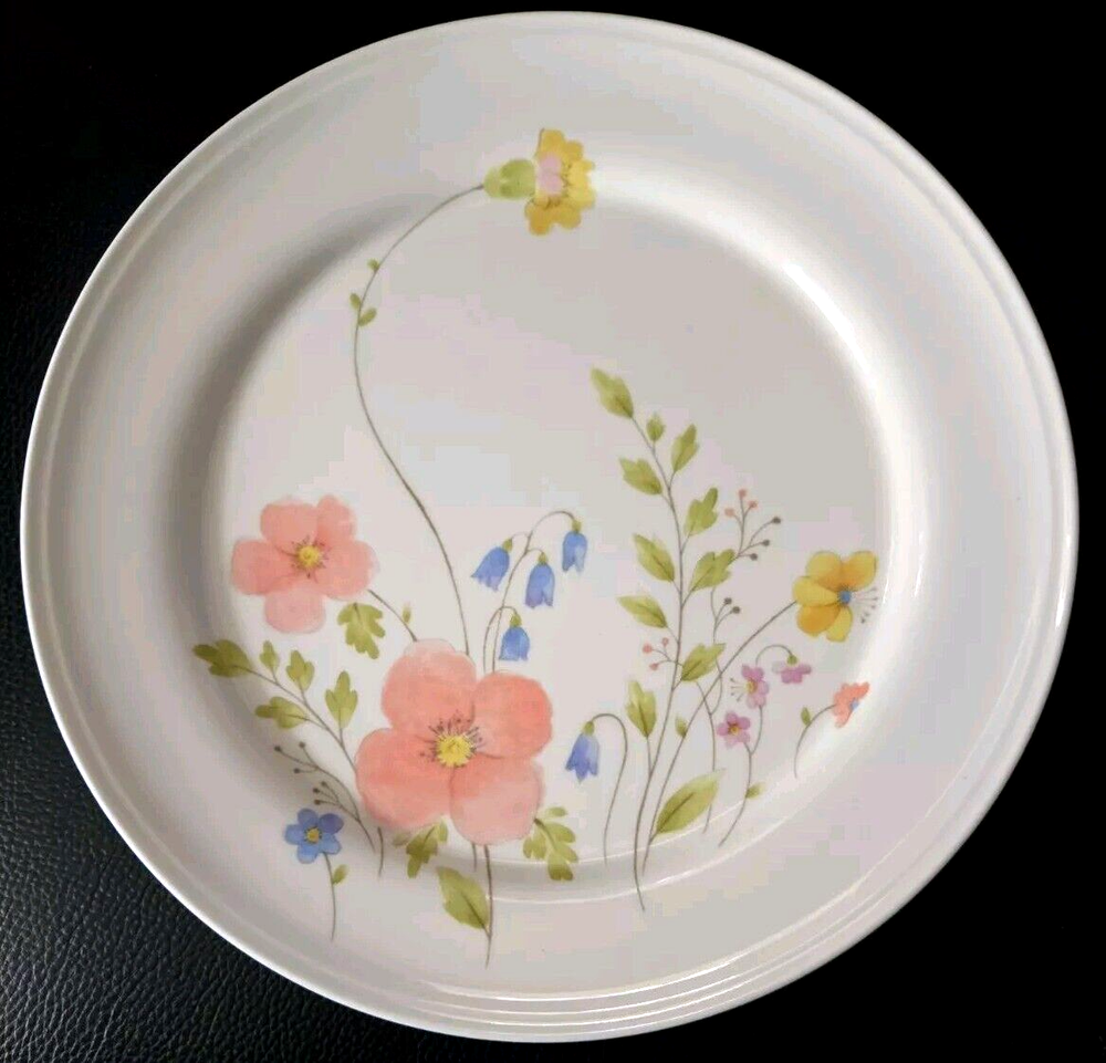 MIKASA JUST FLOWERS 10 5/8