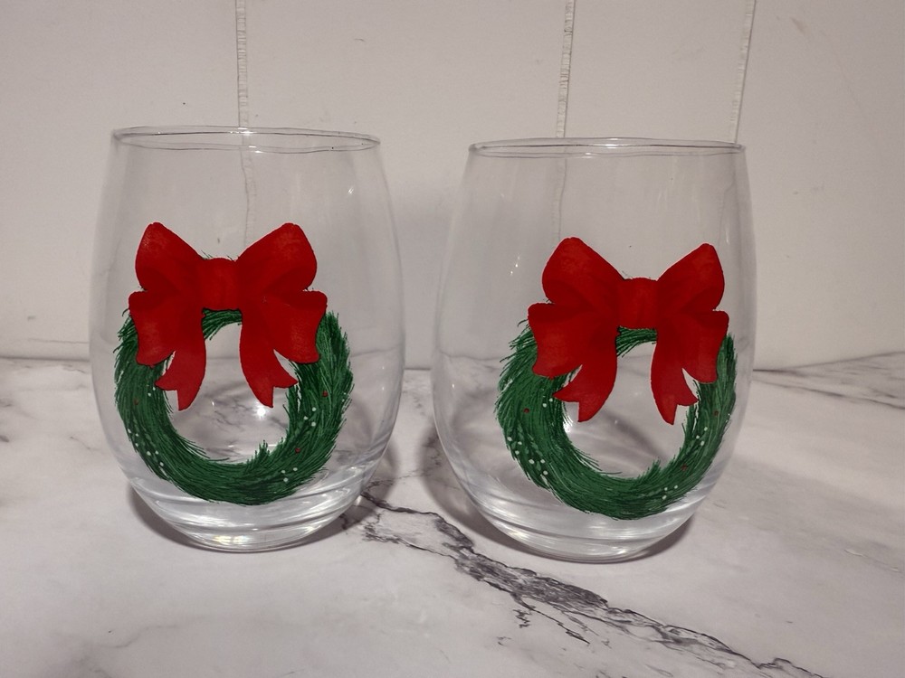 Festive Christmas Wreath Stemless Wine Glass 5 Inch Tall  