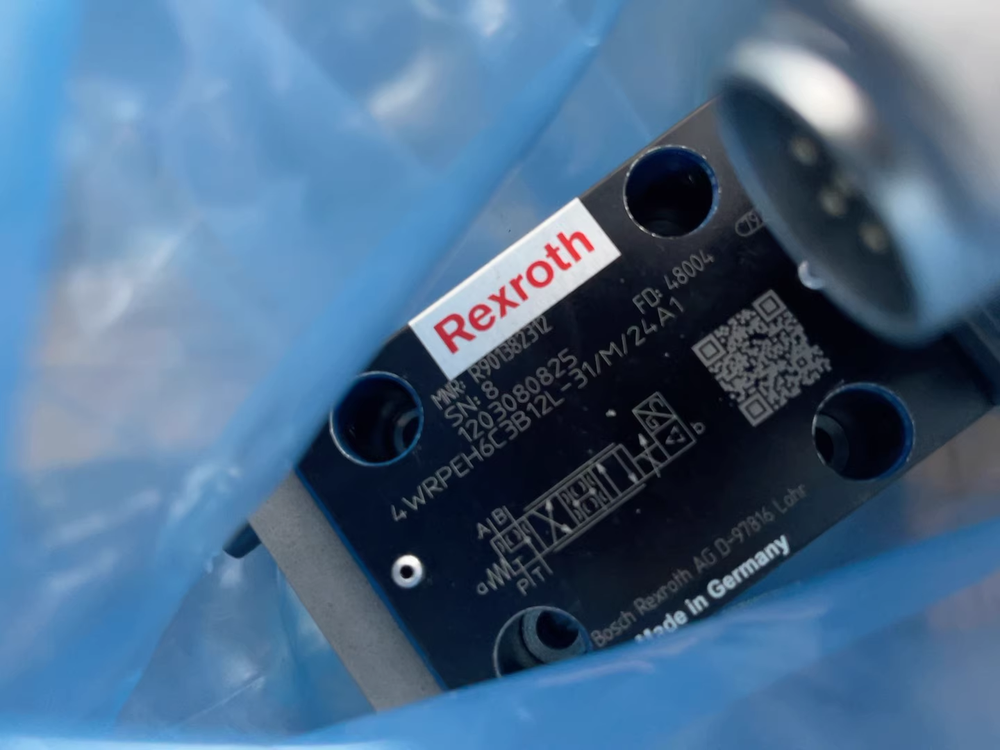 New Rexroth 4WRPEH6C4B12L-3X/M/24A1 R901382318 valve 1-Year Warranty !