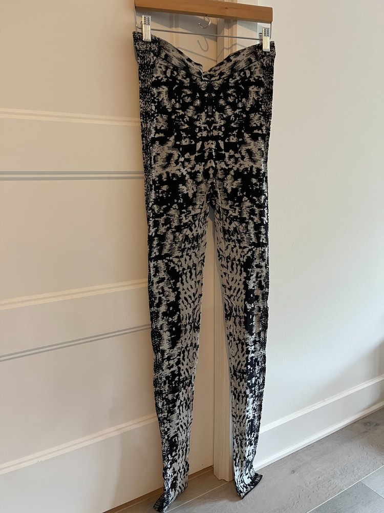 FLASH SALE | Pre-Owned BCBGMAXAZRIA Mara Jacquard Leggings | Black/Comb | S-image