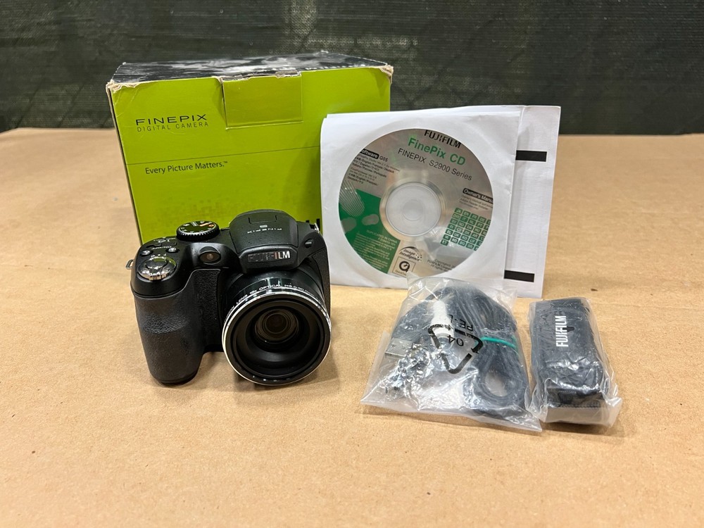Fujifilm FinePix S Series S2940 14.0MP Digital Camera - Black (S2940)