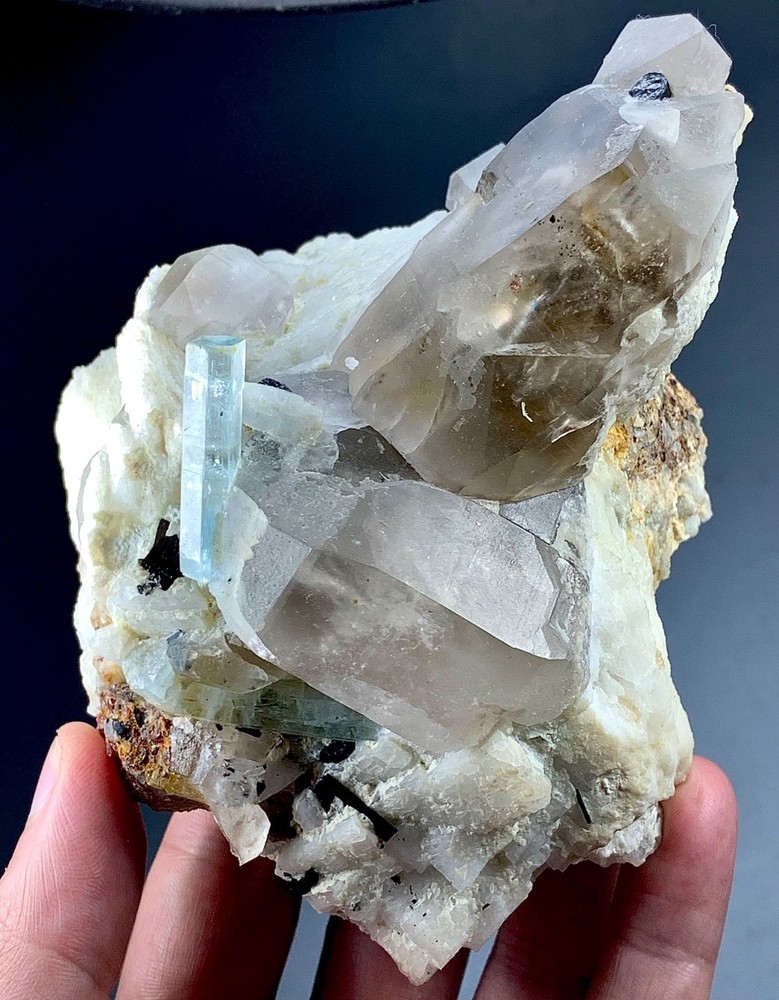 590 g Carat Aquamarine Crystal Specimen From Pakistan