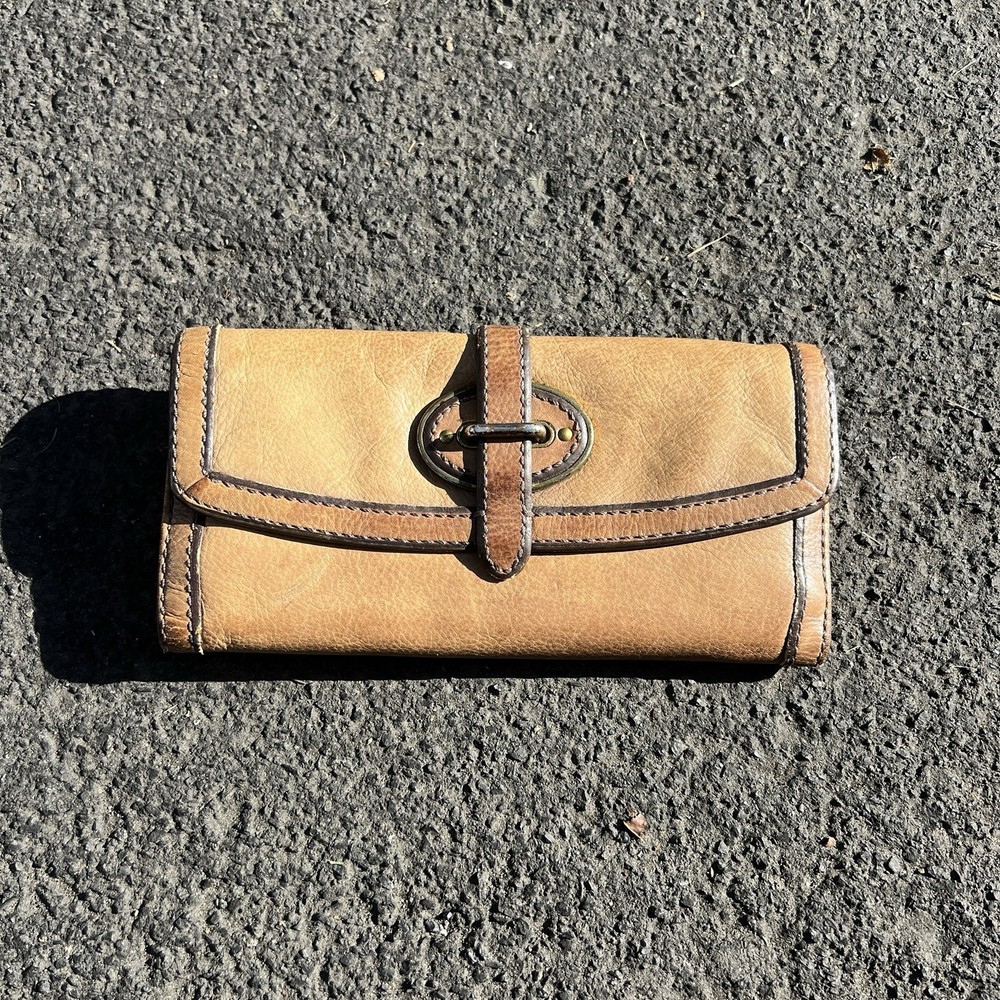 Women's Fossil Two Toned Genuine Leather Wallet