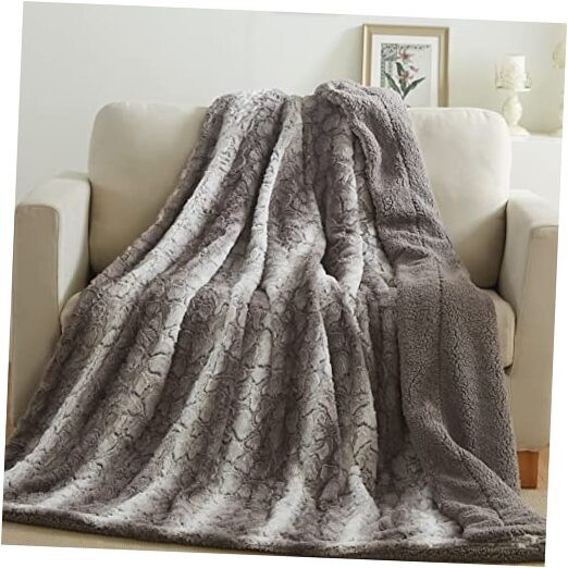 Tache 90 X 90 Inch Faux Fur Bed Blankets Full Queen Size Grey Snow Giraffe