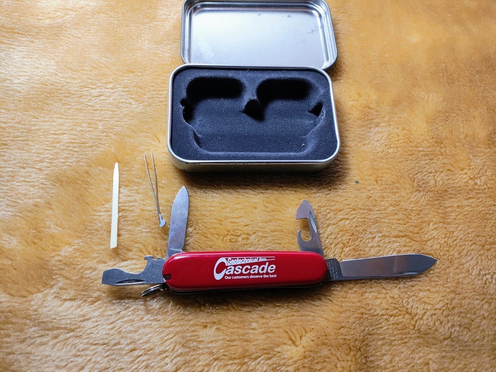 Victorinox Swiss Army Knife with 6 Tools - Compact Geotech Multi-Tool