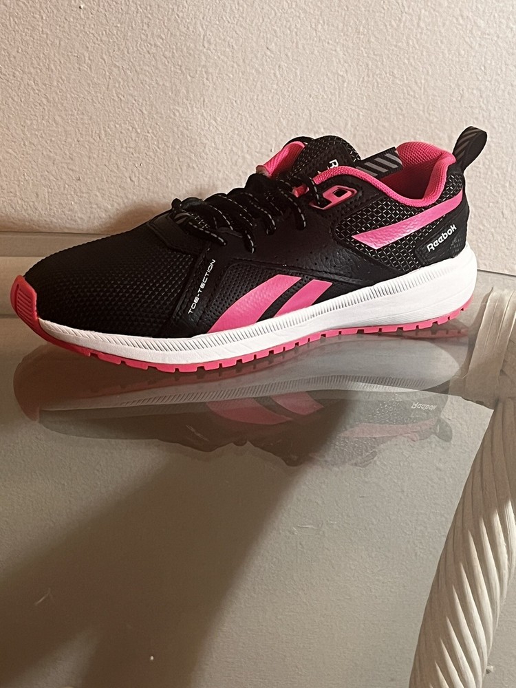 New Without Box Girls Reebok Durable XT Size 3 1/2 Big Kid Pink & Black Sneakers