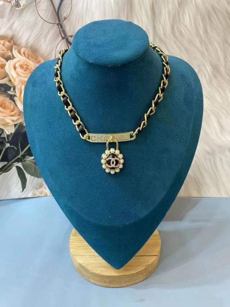 Floral women's pearl enamel metal necklace (36 Styles)