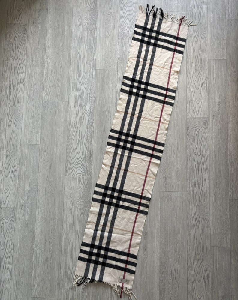 Burberry Nova Check Cashmere Scarf for Women Made in Scotland