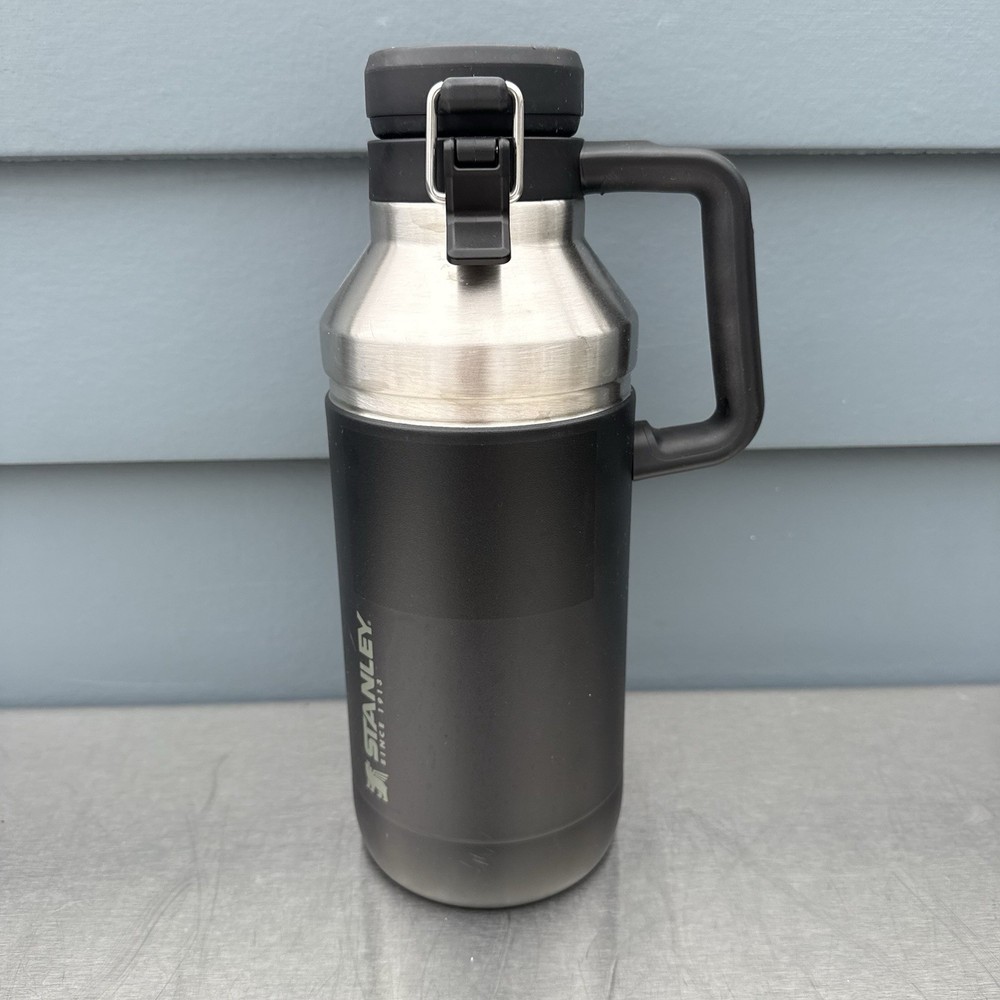 Stanley Go Growler 64oz Stainless Steel Vacuum Insulated Growler Black
