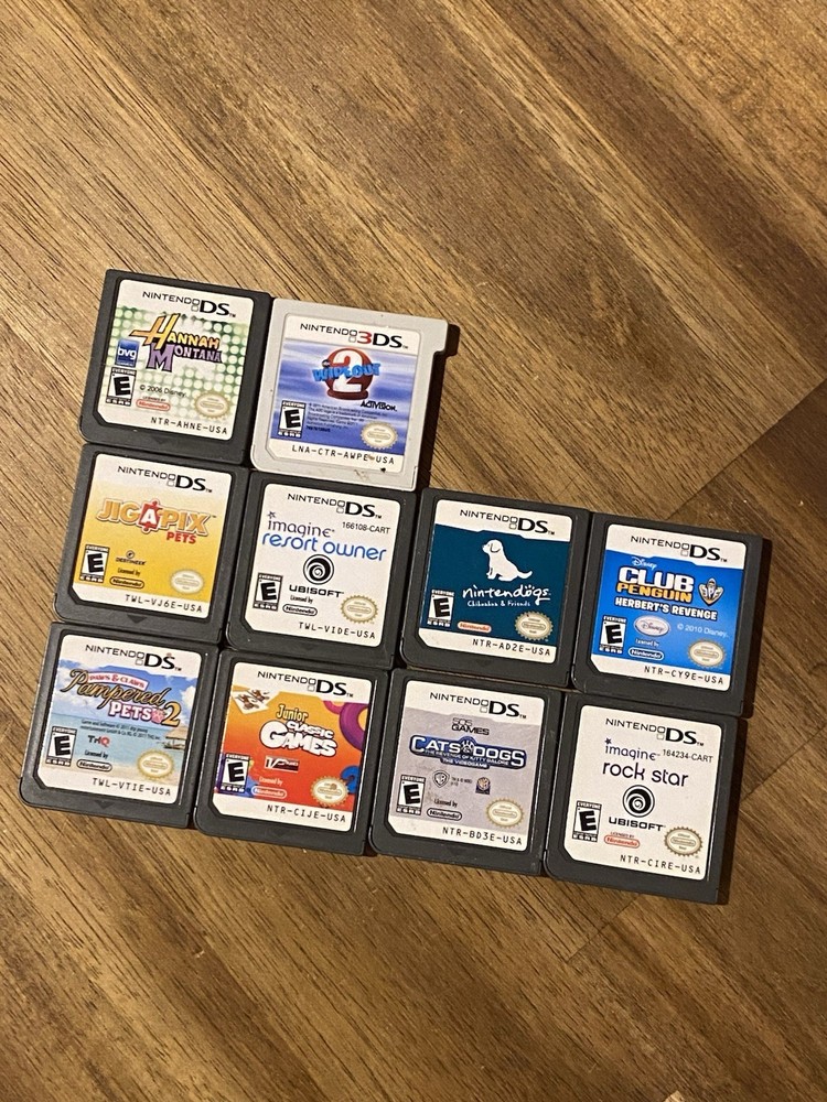 Nintendo DS Game Cartridge Lot of 10 Plus Holder Case