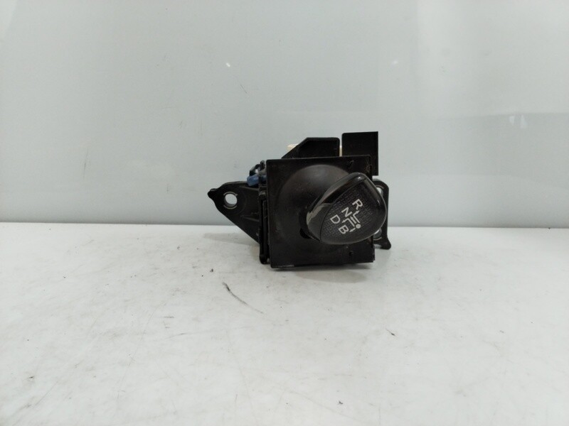 75C583LHD shift lever knob Toyota Auris 1.8 Hybrid Zwe150 2010 1669790