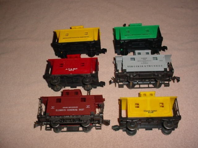 Lionel Atlas O Scale Bobber Caboose Cars V&T Illinois Central ATSF Chessie  