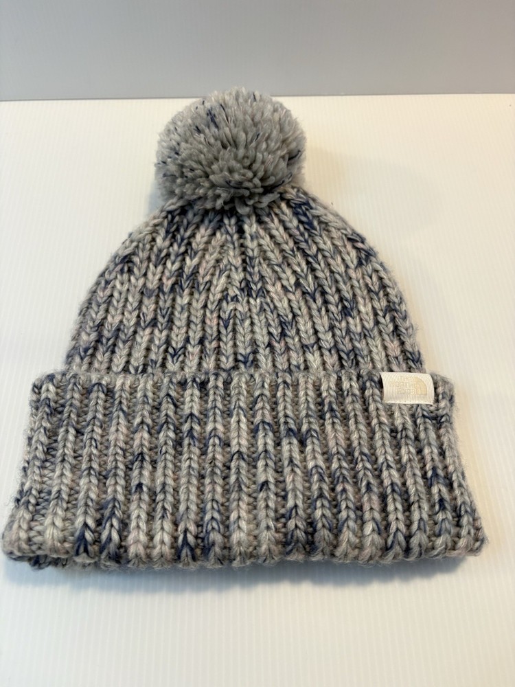 The North Face Cozy Chunky Cabin Cable Knit Beanie with Pom  BLUE  ONE SIZE /NWT