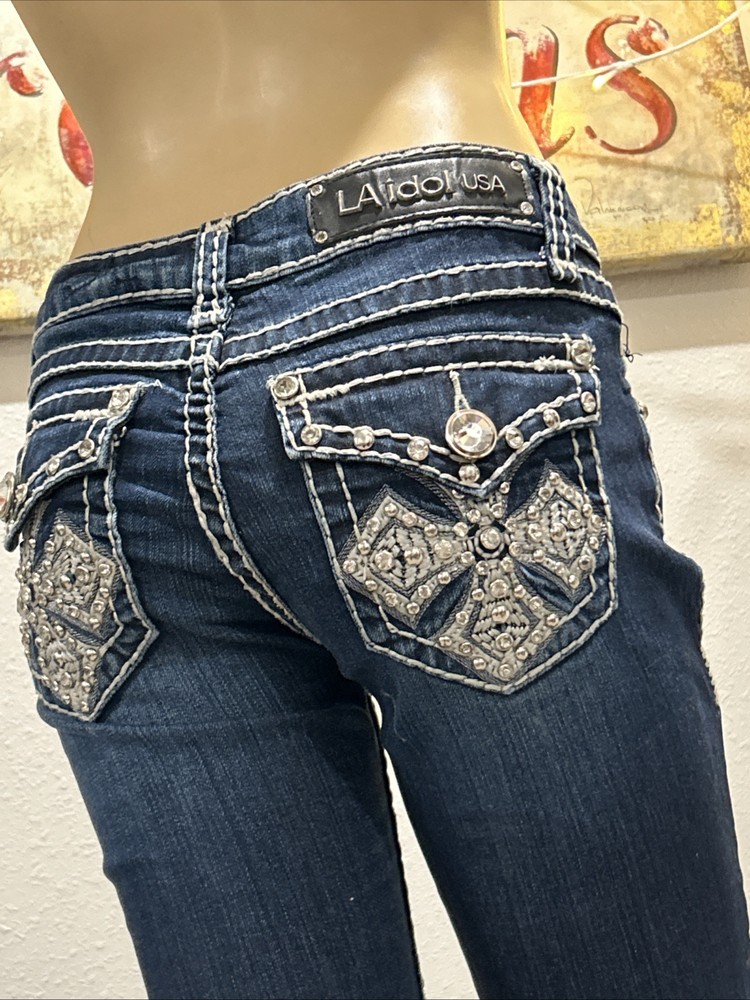 LA IDOL USA Womens Maltese Cross Embroidered Capri Jeans Size 5 29x18