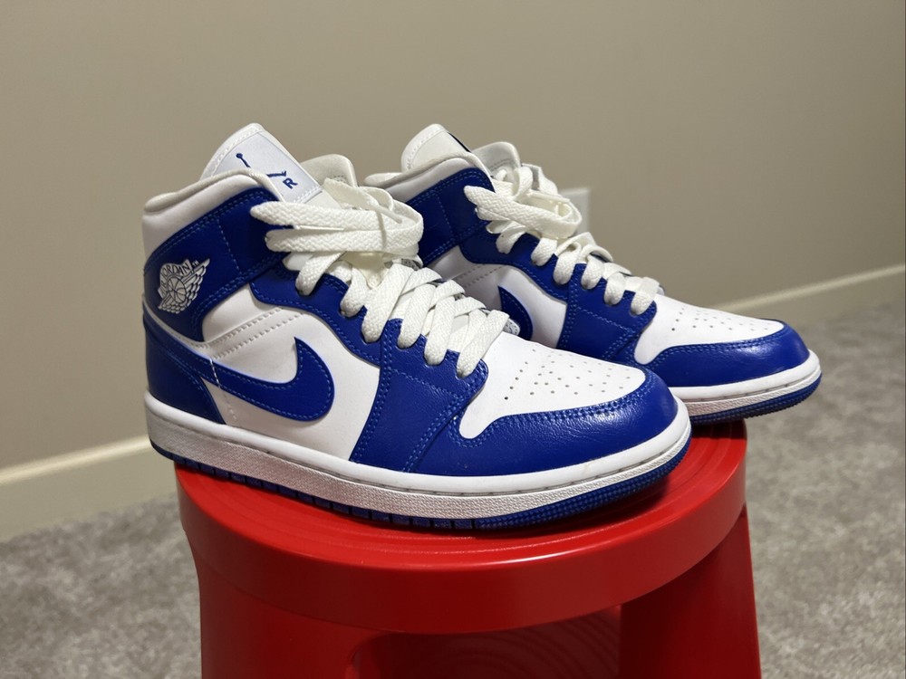 Women’s 6.5 Jordan 1 Mid White Hyper Royal Blanc Mythersa