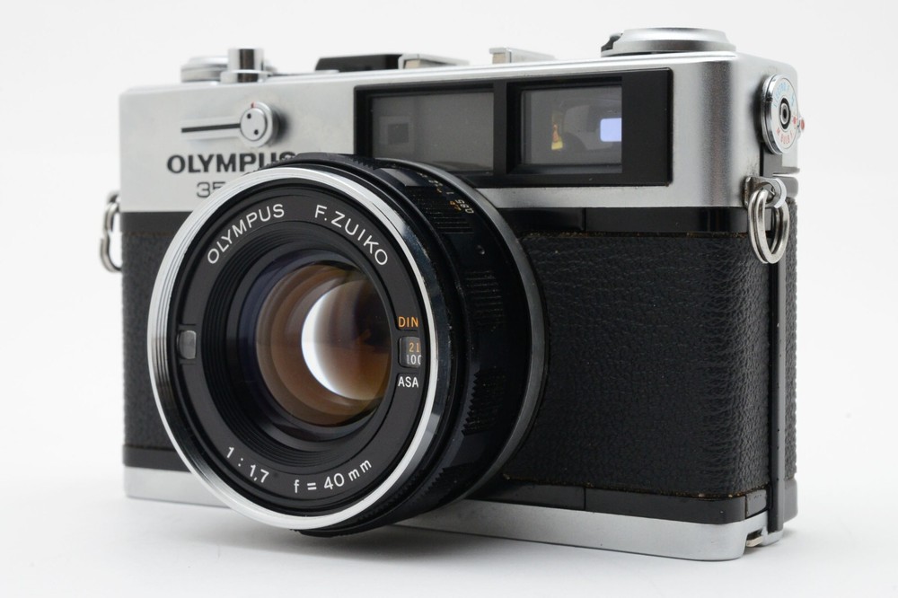 OLYMPUS 35 DC Rangefinder Film Camera with 40mm f1.7 Lens in Excellent Condition