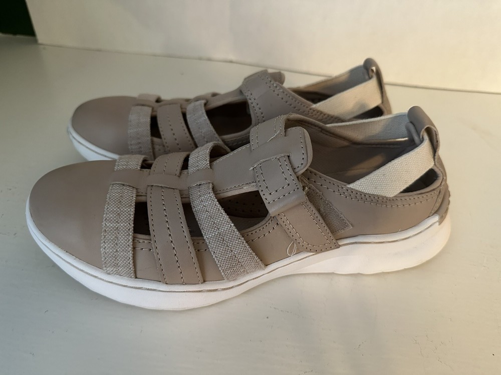 CLARKS Tan Leather Strappy Flat Loafers for Women Size 9.5 Comfort Casual