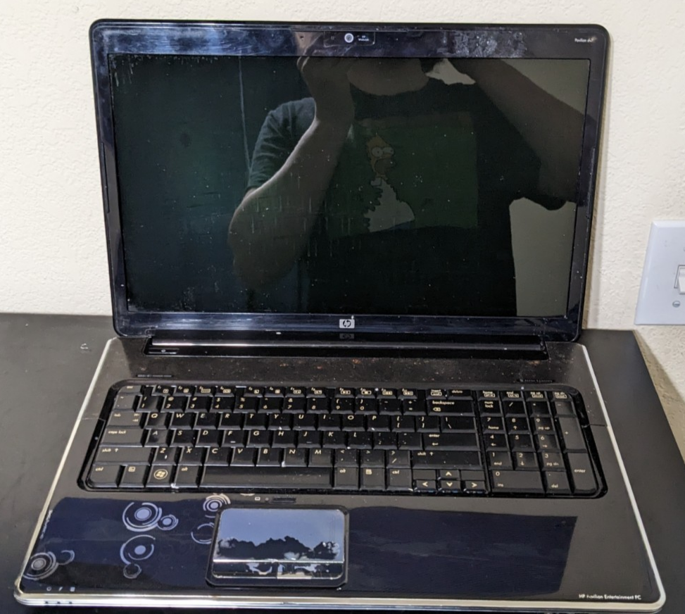 HP Pavillion DV7 WA794 For Parts AMD TURION