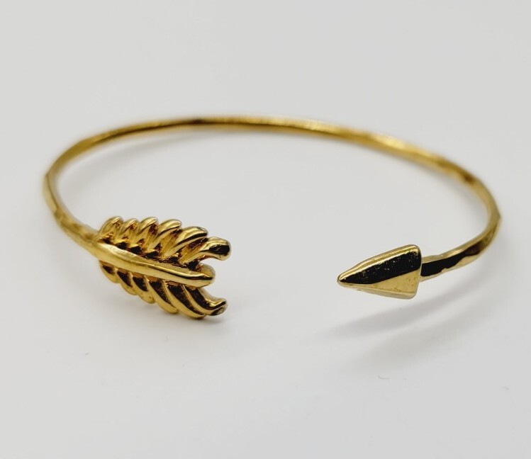 Stella & Dot Arrow Gold Tone Delicate Cuff Bracelet