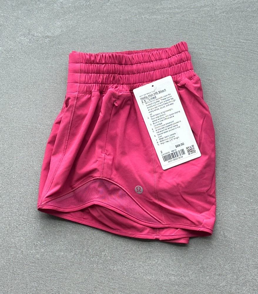 Lulmon Hotty Hot HR Short 2.5 Size 2 NWT Raspberry Coulis