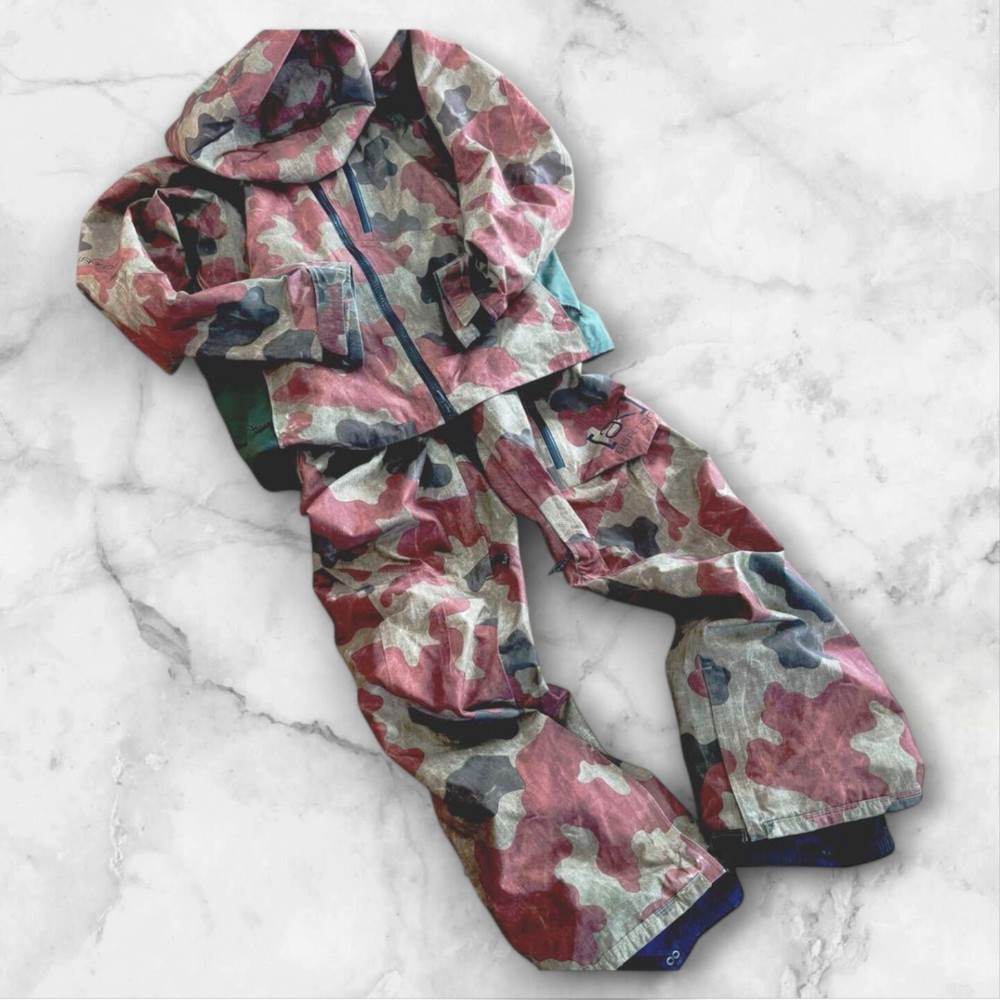 Burton AK Snowboard Jacket Camo Men's Size S GORE-TEX Setup