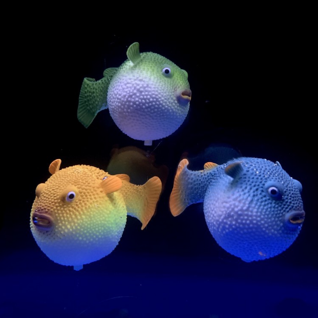2pcs Fish tank decoration simulation globefish plastic noctilucent puffer fish