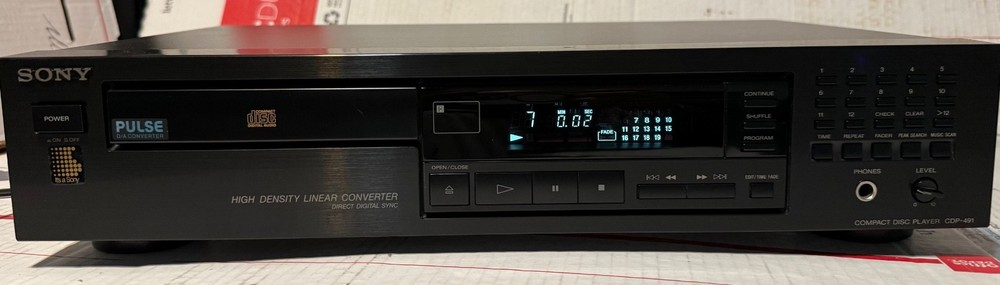 VINTAGE  SONY CDP-491 CD PLAYER - HIGH DENSITY LINEAR CONVERTOR  MADE IN JAPAN!
