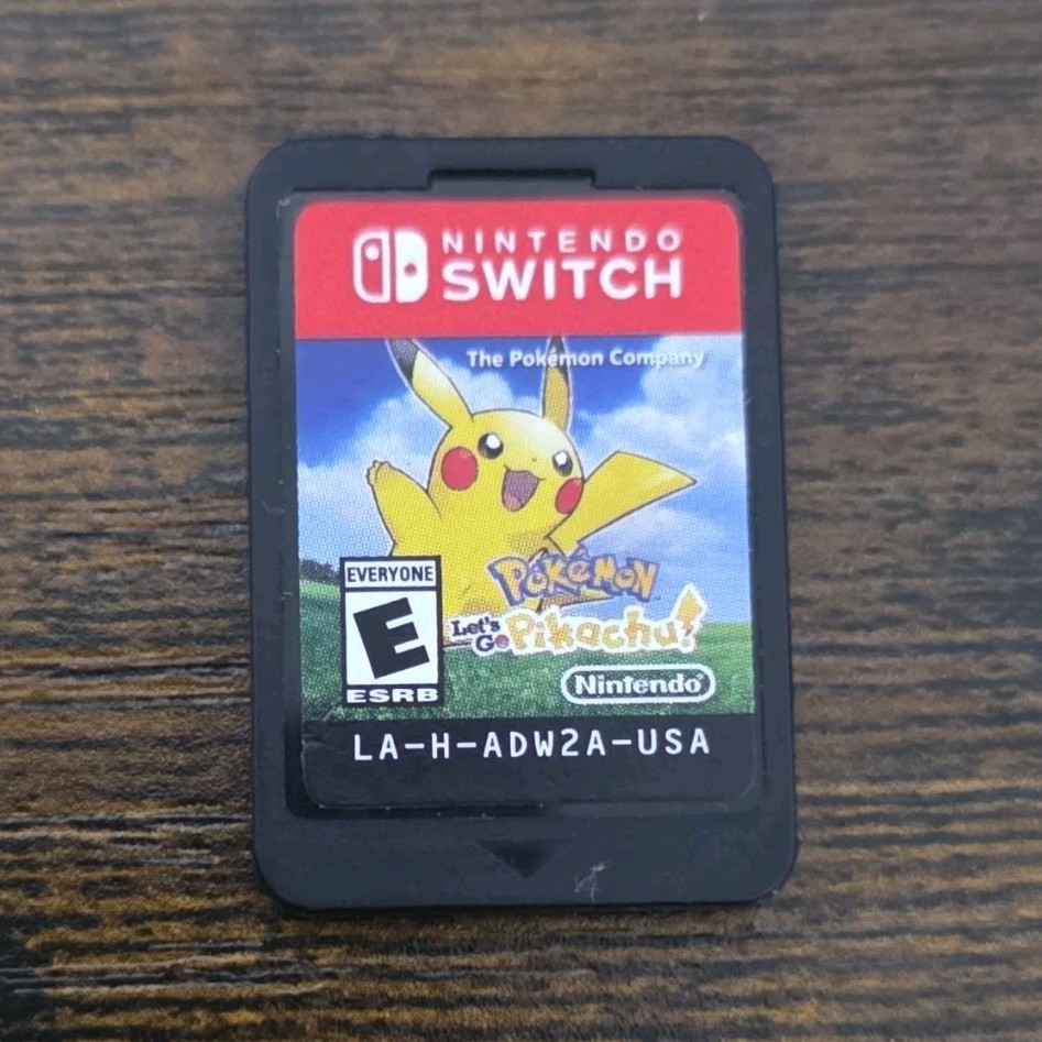 Pokémon Let's Go Pikachu Nintendo Switch Game NTSC-U/C US/Canada