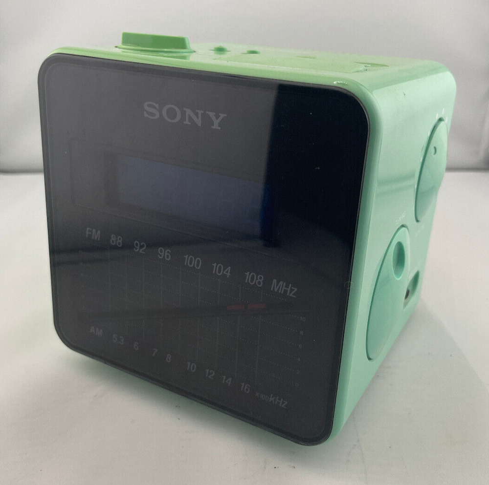 Vintage SONY AM/FM Dream Machine Cube Radio - ICF-C10W - Pistachio Rare- Tested