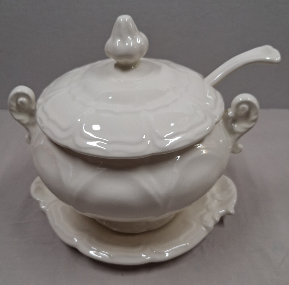 Vintage Ceramic White Soup Tureen Gravy Boat Sauce Boat