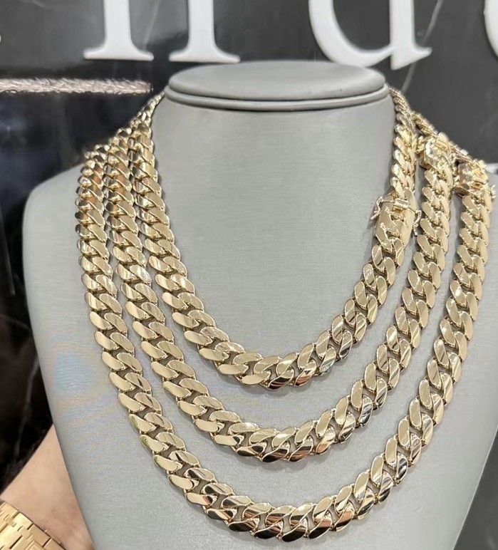 14k gold cuban link chain 22 In 11 mm