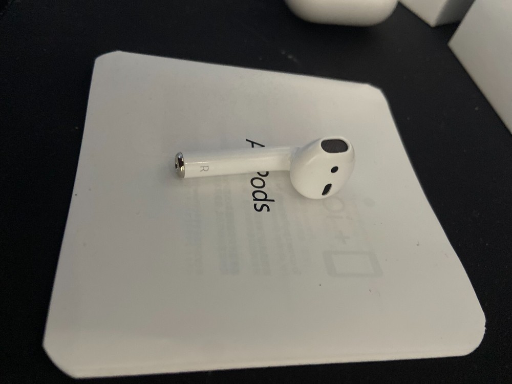 Right Replacement AirPod - 2nd Generation -