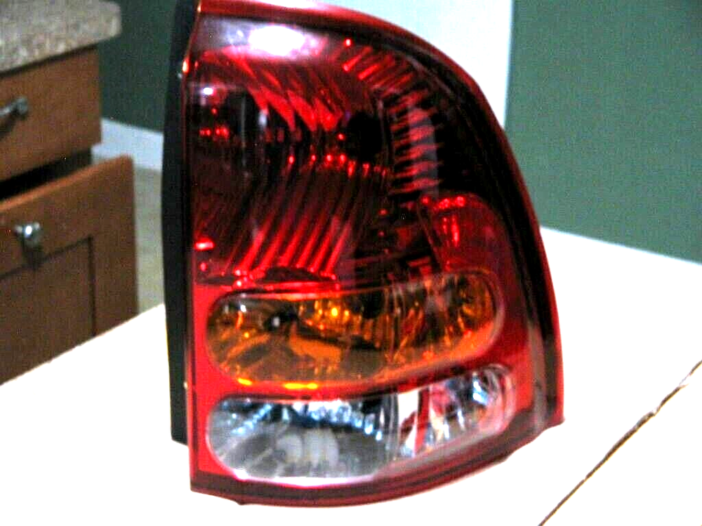 2002 2003 2004 Oldsmobile Bravada Tail Light Right (passenger Side)