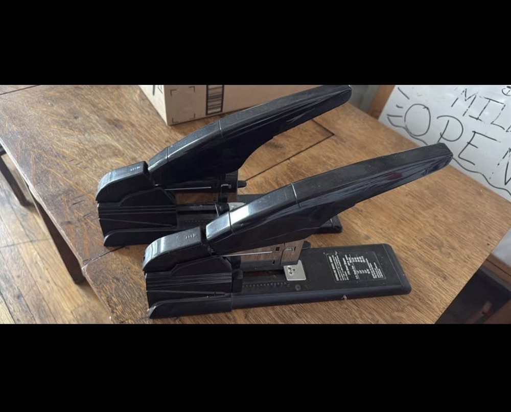 Swingline 900XD Heavy Duty Standard Stapler 210 Sheet Capacity Lot of 2