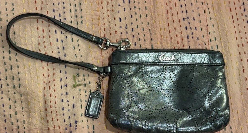 Coach Signature Silver Gray Wristlet Clutch Wallet Classic Designer Style