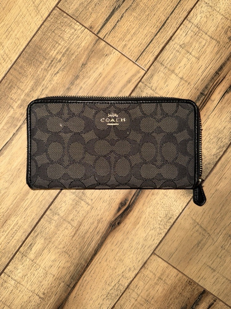 Coach Long Signature Accordion Zip Wallet - Smoke/Black