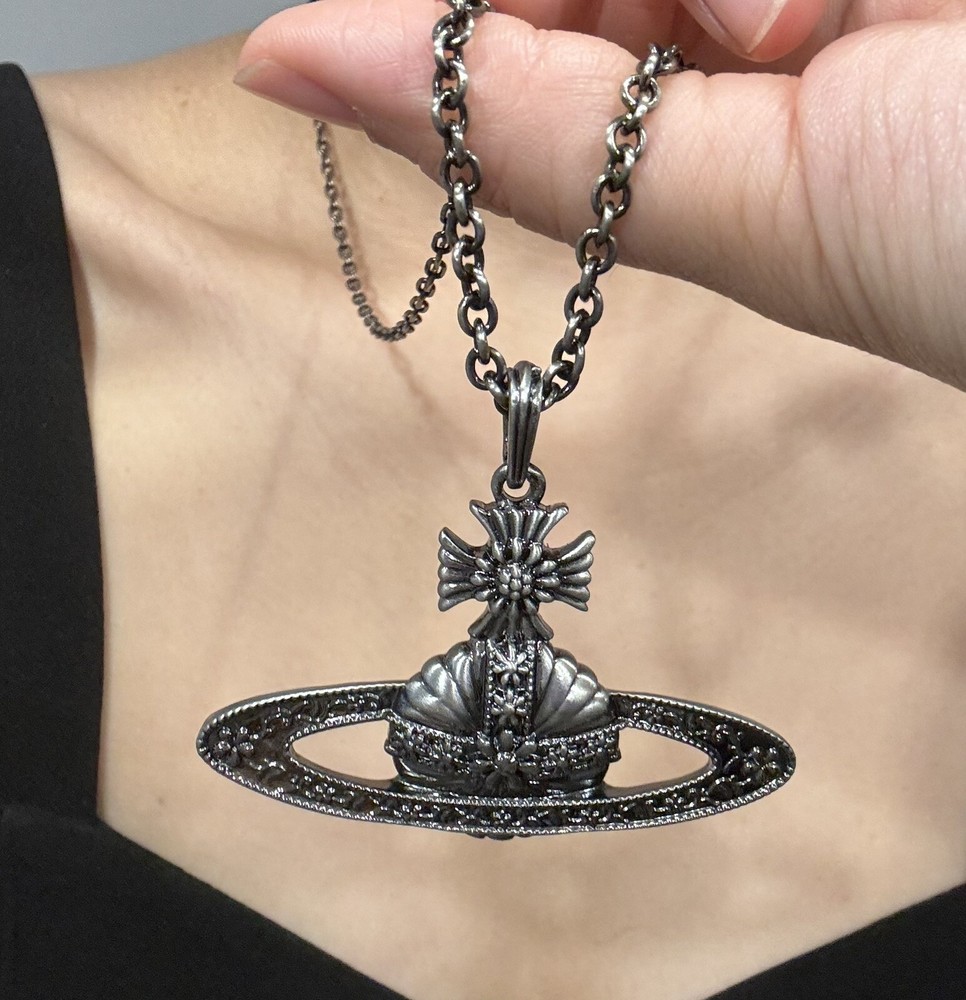 Vivienne Westwood Big Vintage Style Floral Punk Pendant Necklace With Box