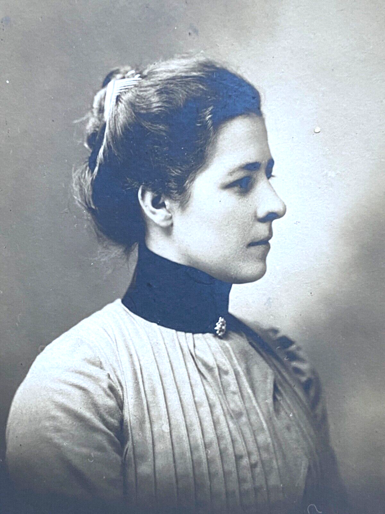 Fotografía de tarjeta de gabinete antiguo de POTTSVILLE, PENNSYLVANIA 1890 HERMOSA MUJER