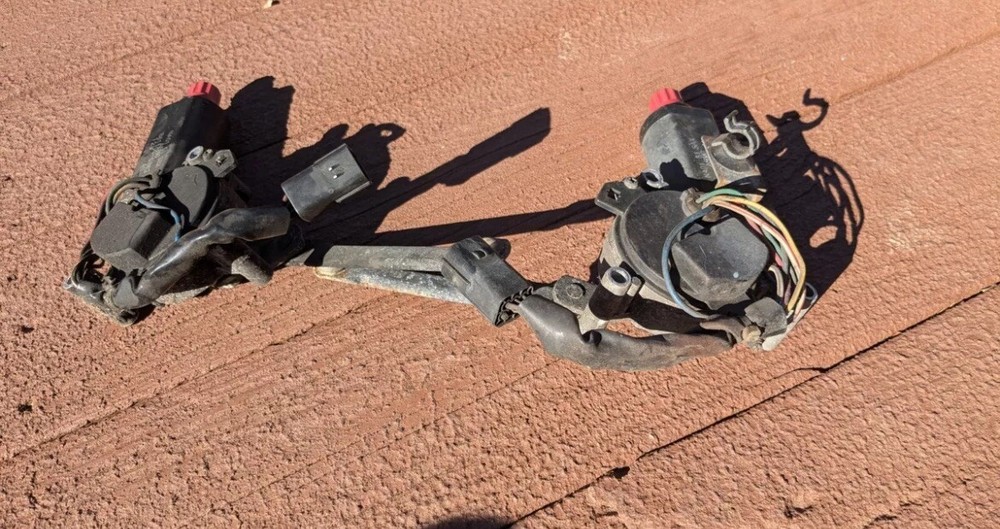 1990-1997 Mazda Miata MX5 OEM Front Headlight Motor Pair Left Right NA90-97