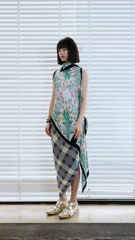 Aosstudio purple plaid floral pleated skirt with high neck and asymmetrical hem