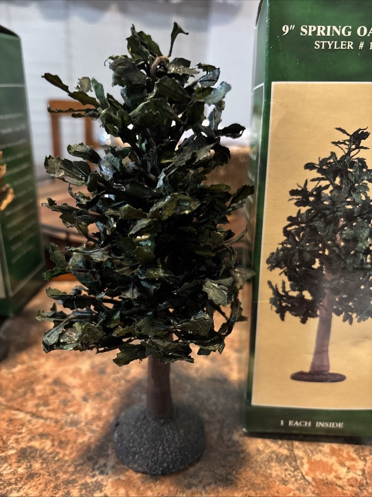 Forma Vitrum Vitreville 9-Inch Spring Oak Tree Style Glass Vase #17552