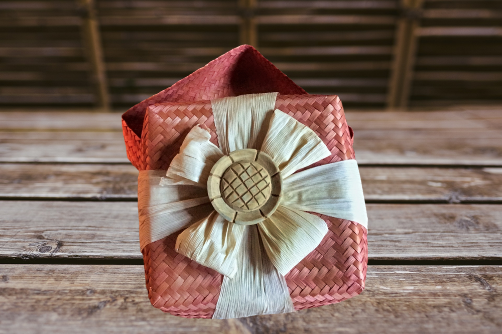 Woven Rattan Pineapple Lid Storage Basket Square Container Gift Box