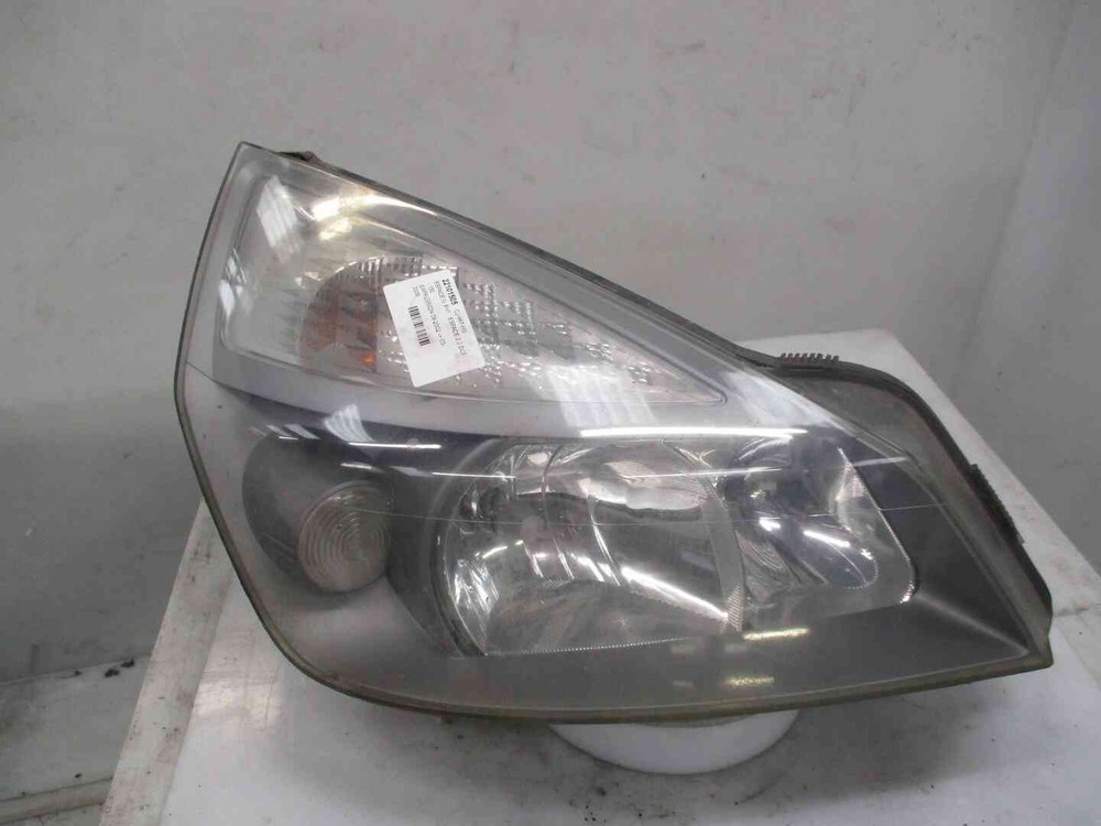 Renault Espace IV right headlight 7701053980