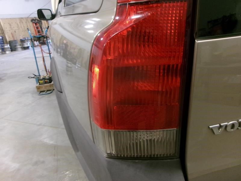 Fits 01-04 Volvo 70 Series Left Tail Light Station Wagon Part 2253565